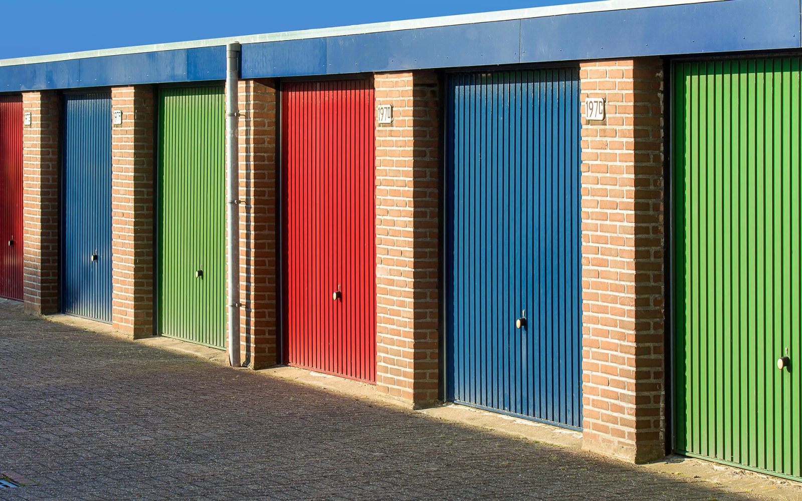 garages for rent by Eden HA